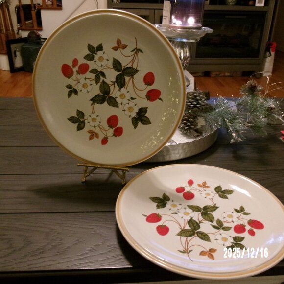 2 Vtg Sheffield Stoneware Dinner Plate Strawberries n Cream #308 Collectible 10” - Picture 2 of 6